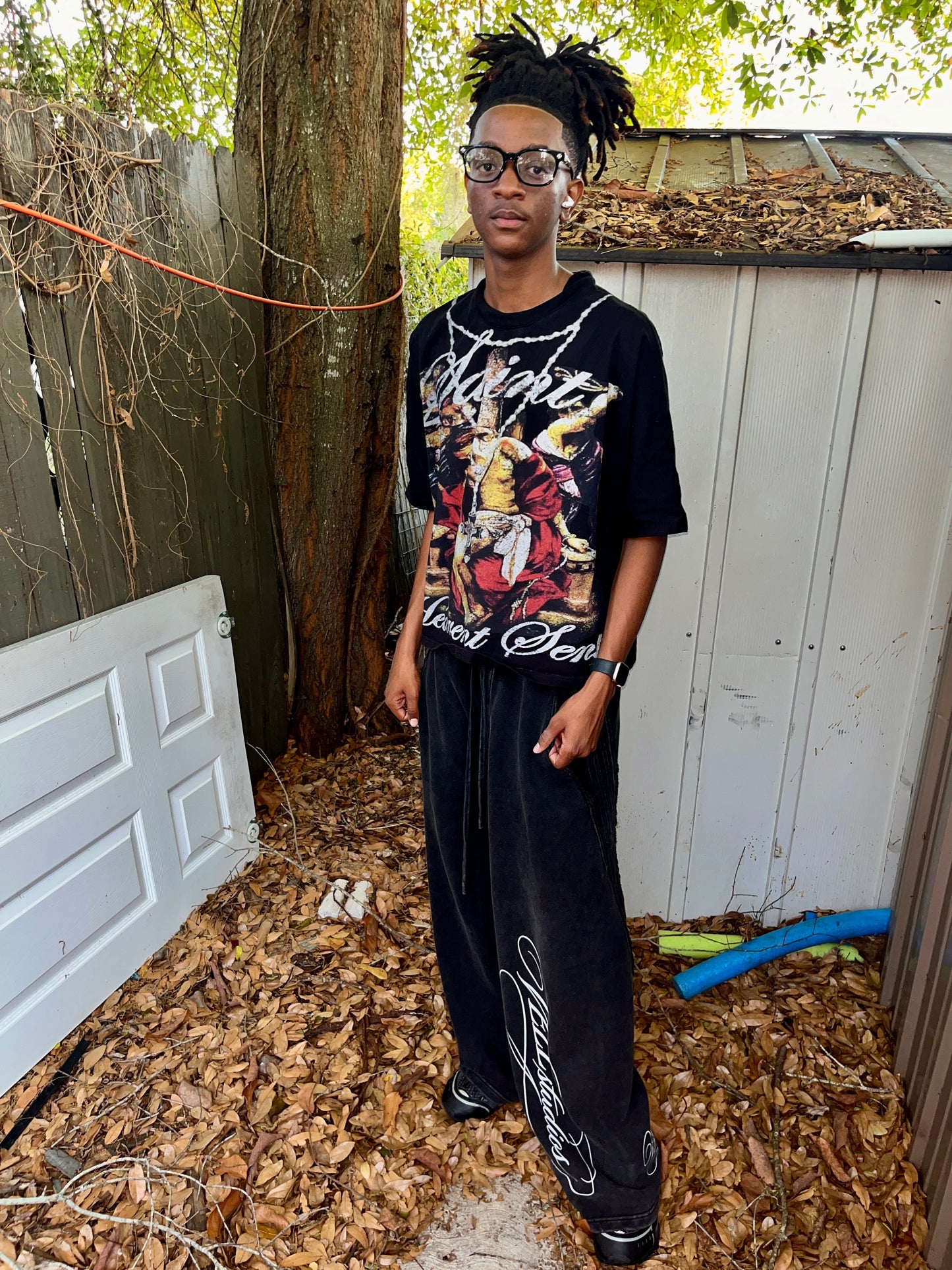 VÉLL sweats